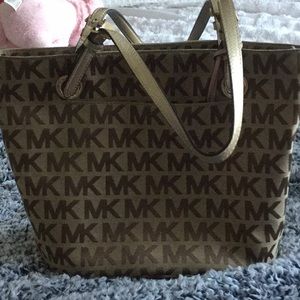 Micheal Kors purse